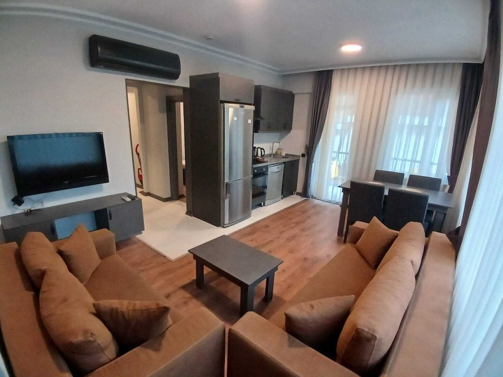 The U HOMES APART 1