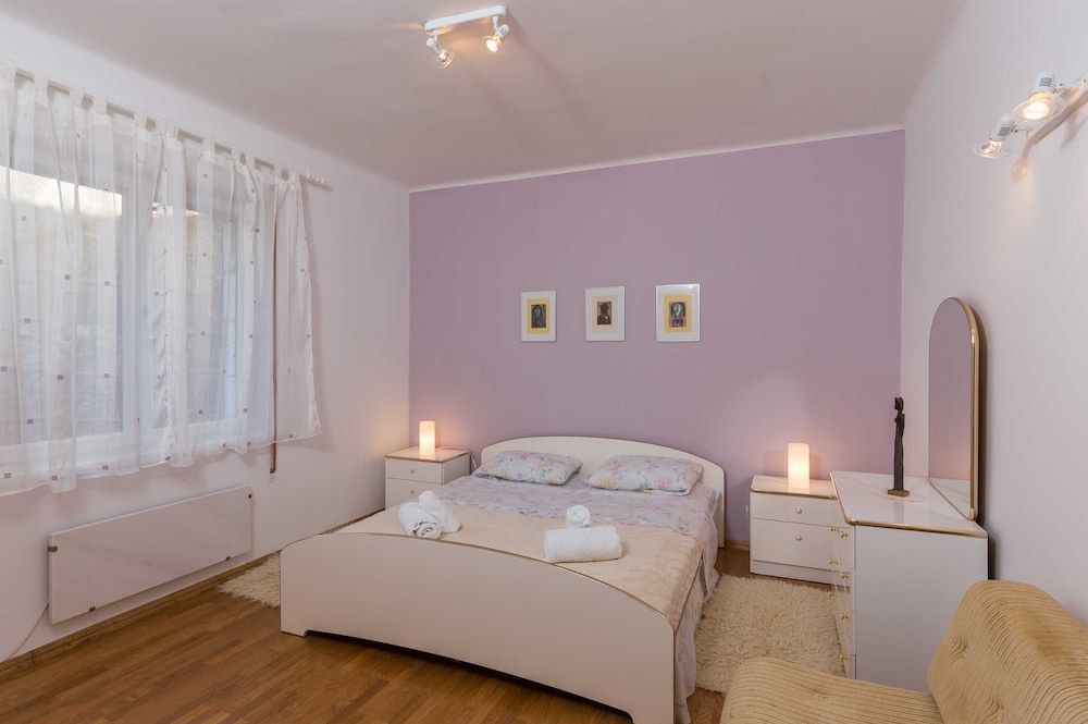 Apartment Rea 2