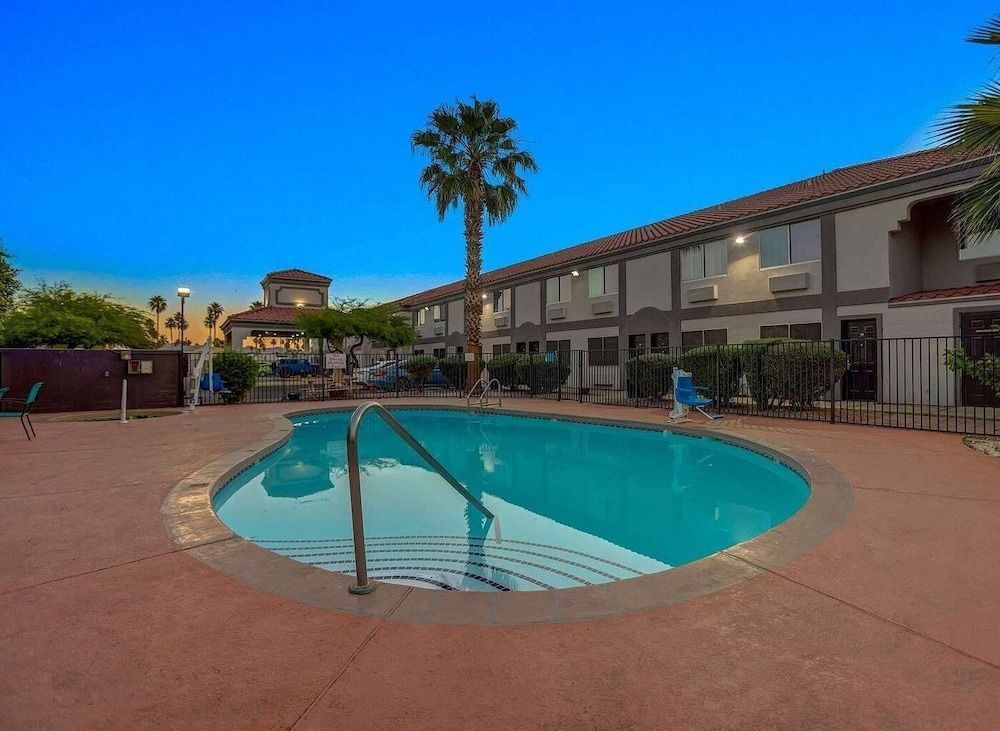 Americas Best Value Inn Apache Junction 1