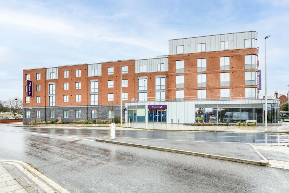 Premier Inn Wokingham Town Centre 1