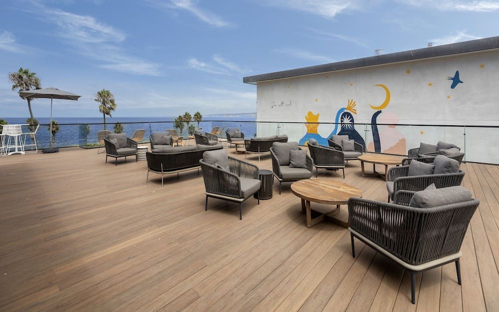 La Jolla Cove Suites 1