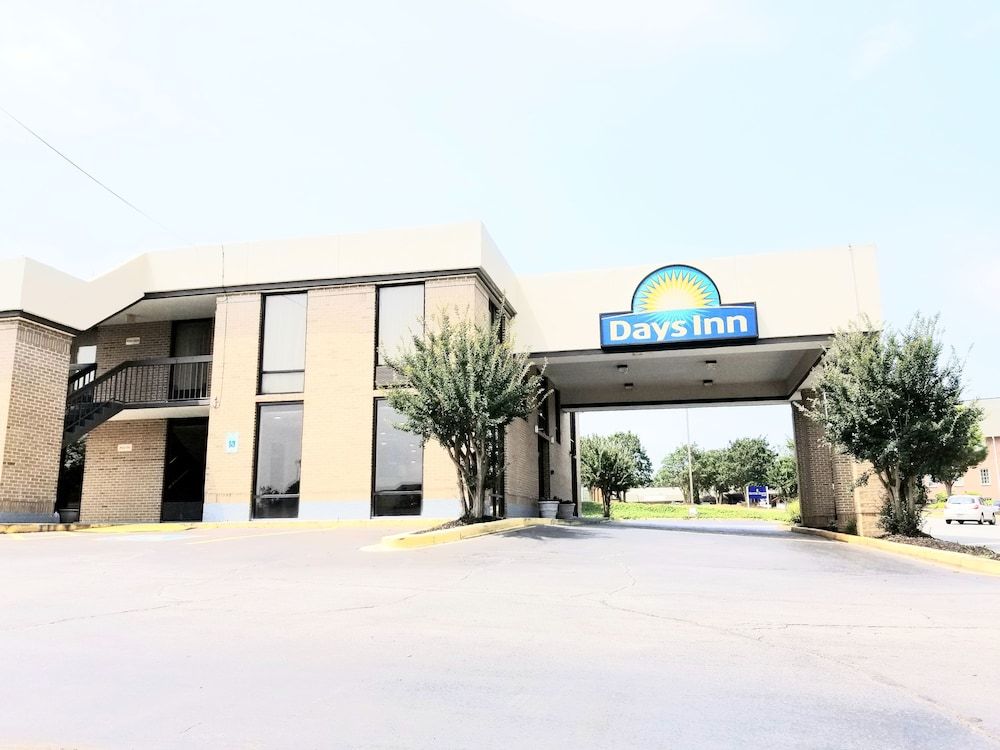 Days Inn by Wyndham Easley West Of Greenville/Clemson Area 1