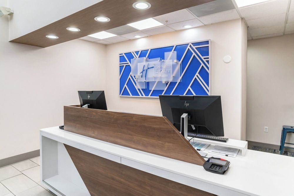 Holiday Inn Express & Suites SAN DIEGO OTAY MESA by IHG 2