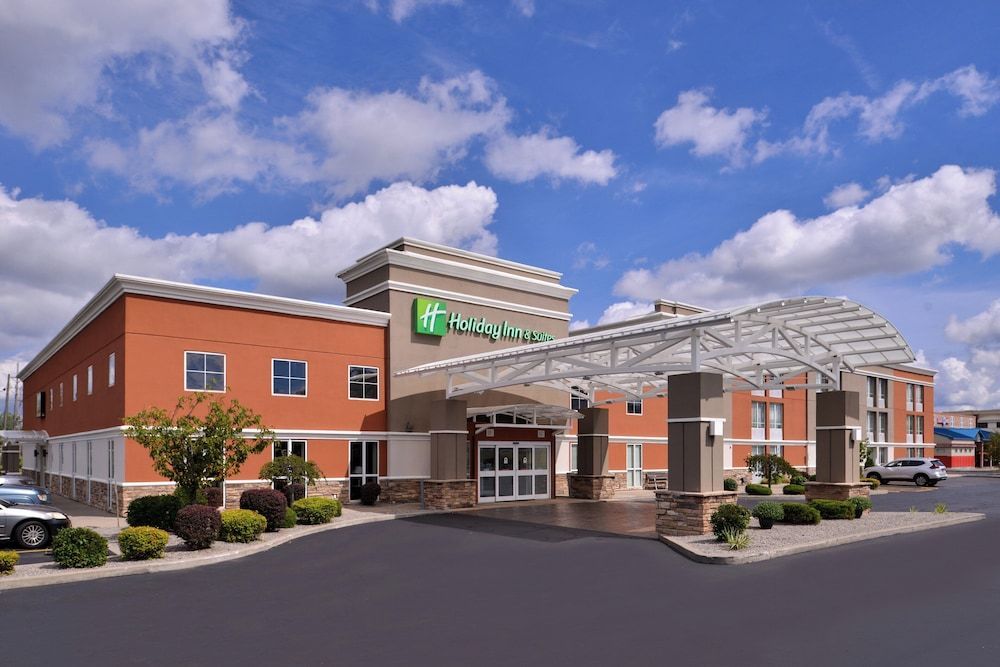 Holiday Inn & Suites ROCHESTER - MARKETPLACE by IHG 1
