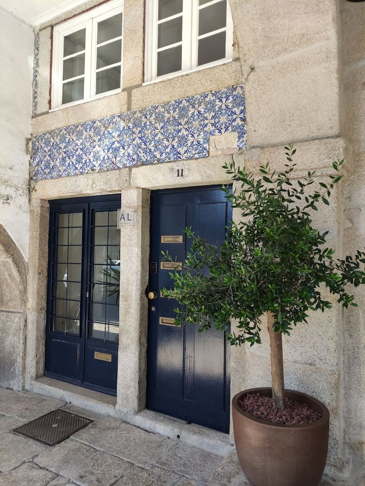 VIVA Porto Tile Studios 1