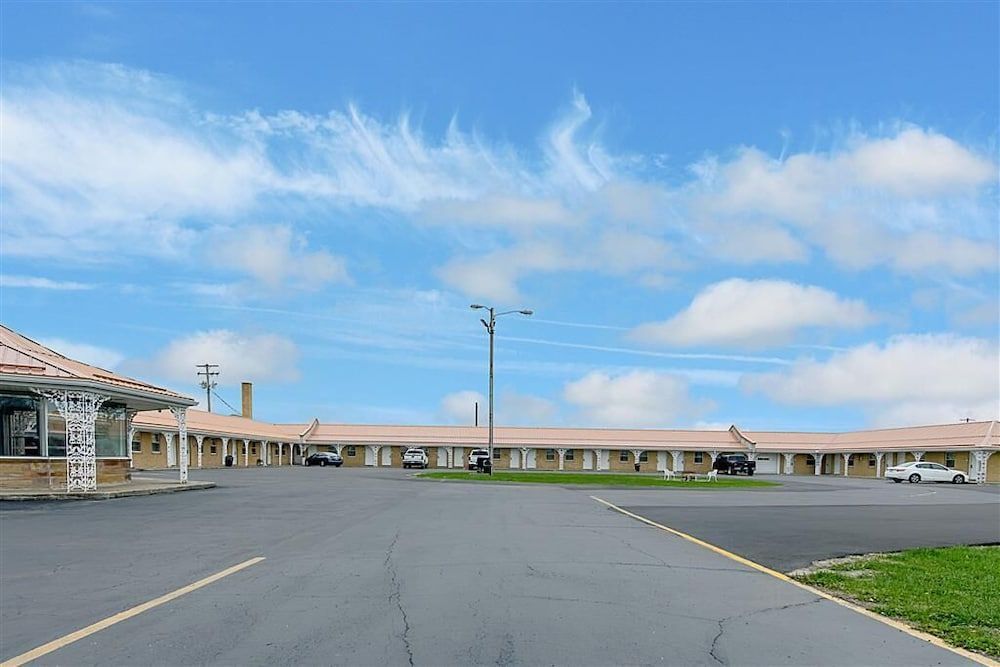 Highway Inn 1