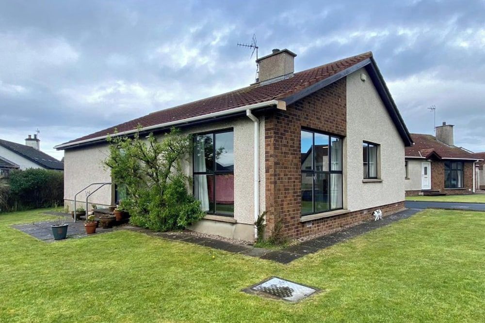 2-Bed Cottage Sleeps 5 - Pets Ok - Free Parking 1