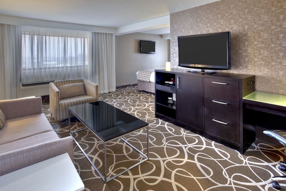 Crowne Plaza KITCHENER-WATERLOO by IHG 2