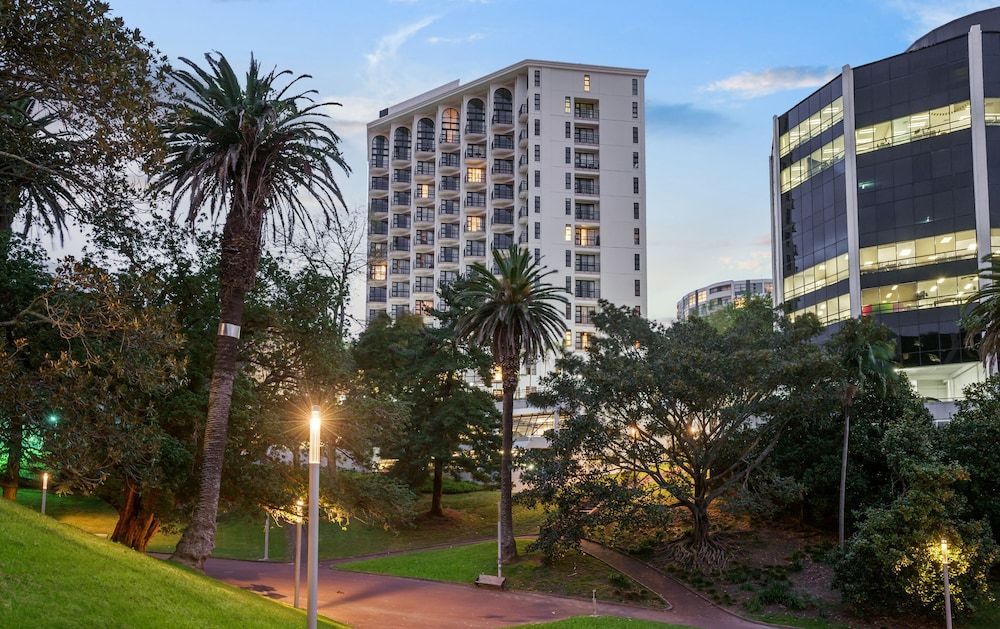 Parkside Hotel & Apartments 1