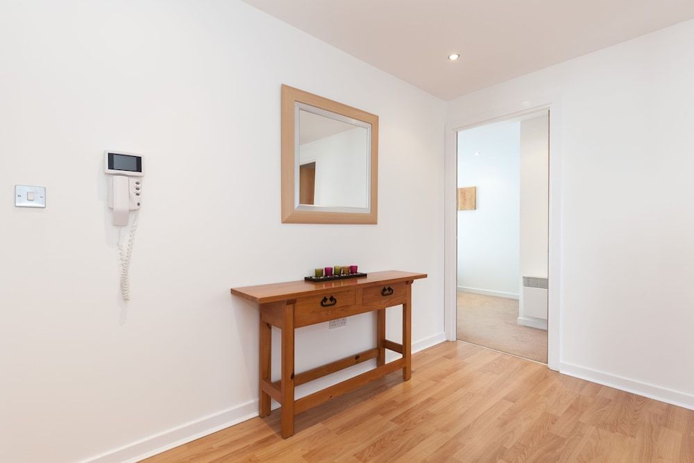 Stylish Garden View Apartment 2