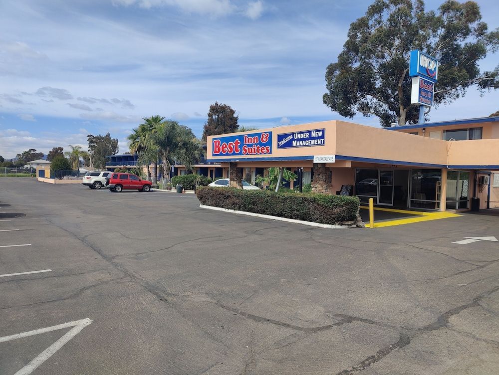 Best Inn & Suites 1