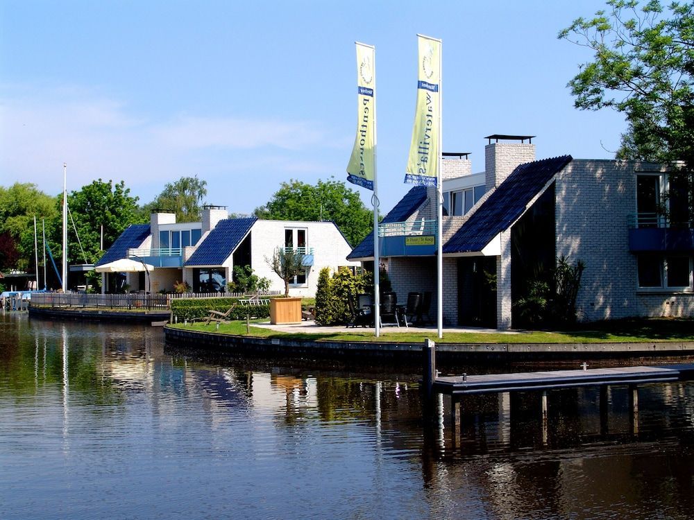 Amsterdam / Loosdrecht Rien van den Broeke Village 1