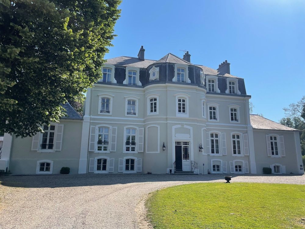 Hôtel Château Cléry 1