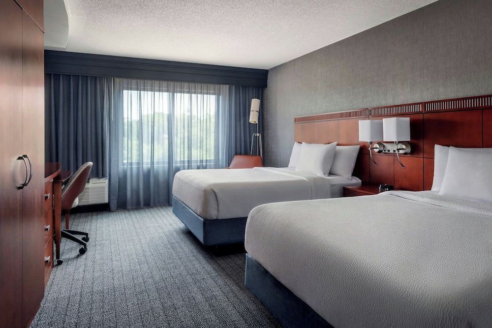 Courtyard by Marriott Paramus 1
