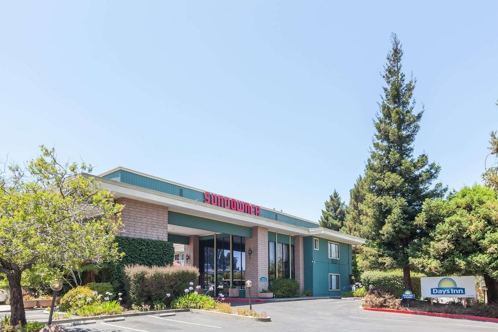 Days Inn & Suites by Wyndham Sunnyvale 1