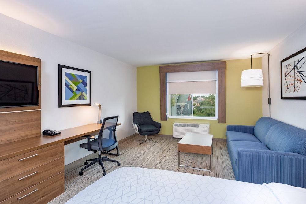 Holiday Inn Express & Suites ELKHART NORTH by IHG 2