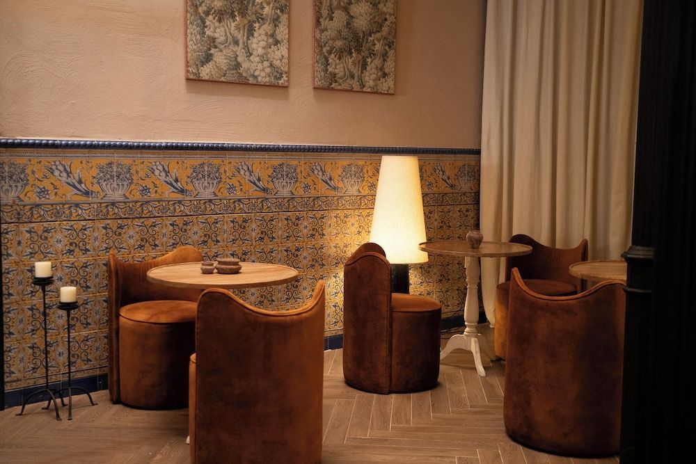 Honest Sevilla Hotel 2