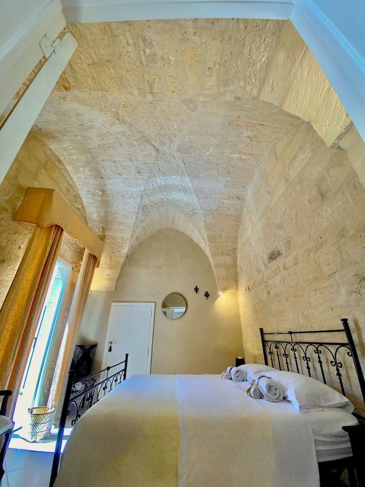 Palazzo Storico Riccardi Rollo 2