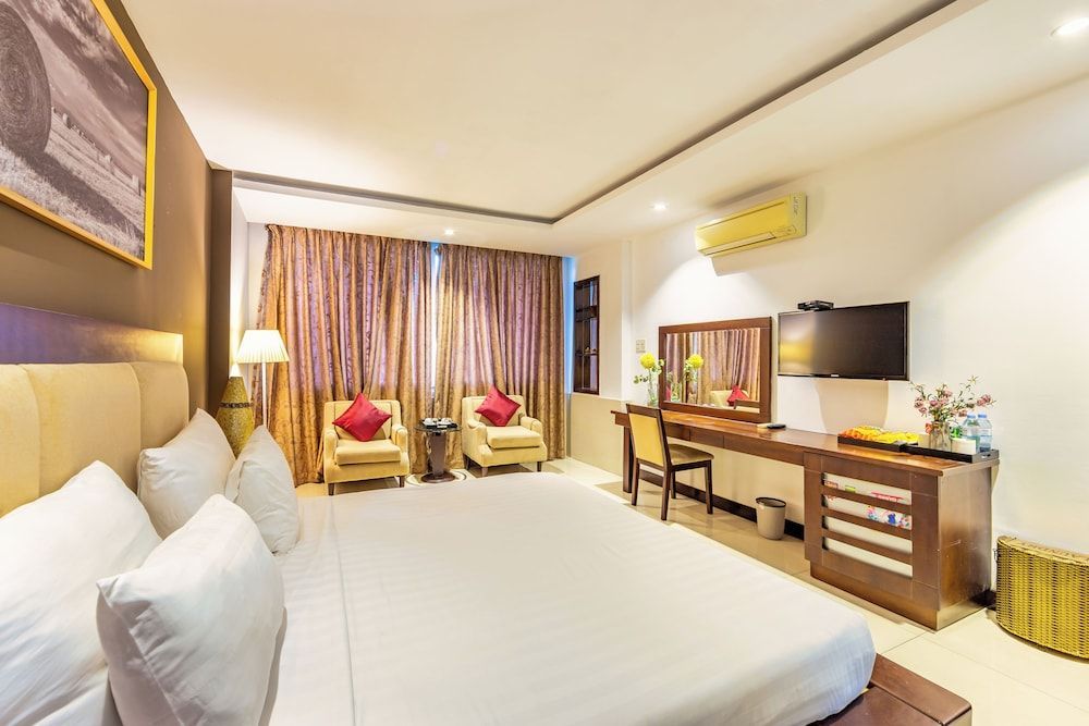 The Noble Swan Central Dong Du Hotel 1