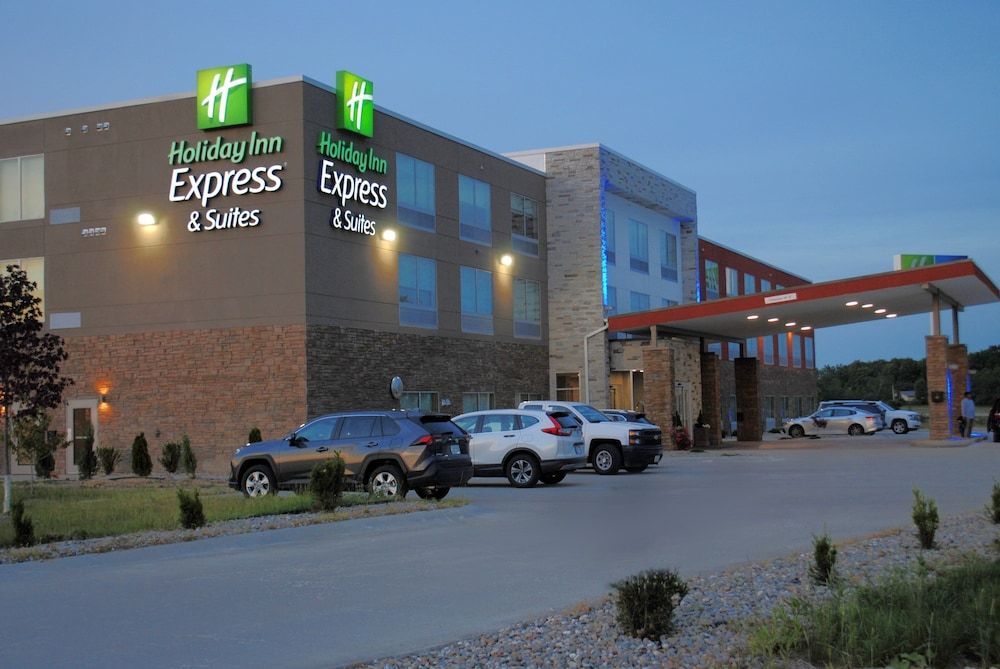 Holiday Inn Express & Suites COLUMBIA CITY by IHG 1