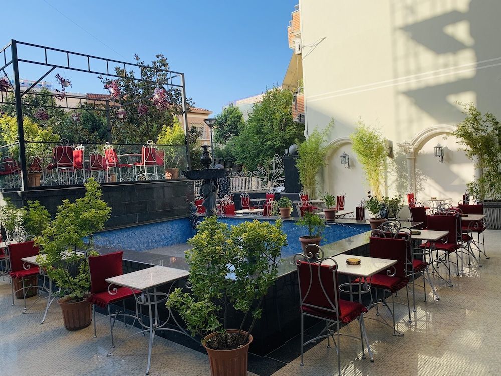 Hotel Elysee 1