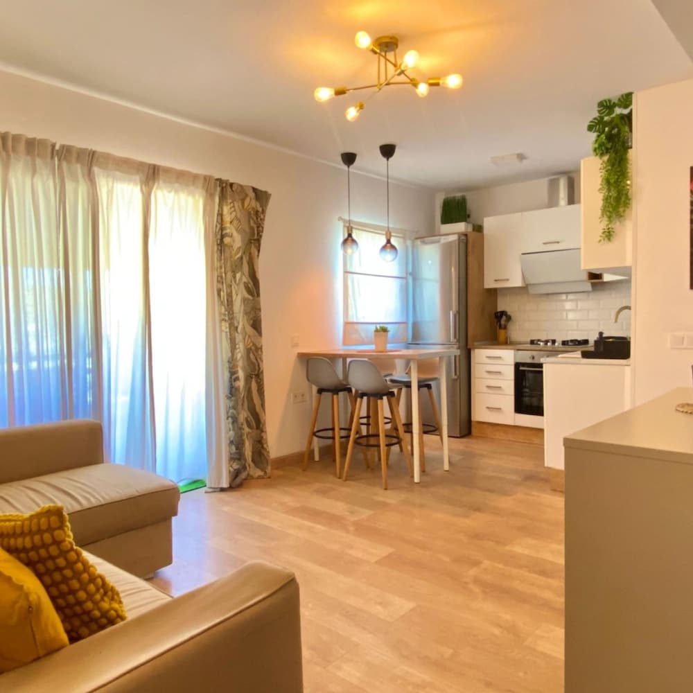 Cozy Urban Escape 1BR Near Tenerife South Airport 1