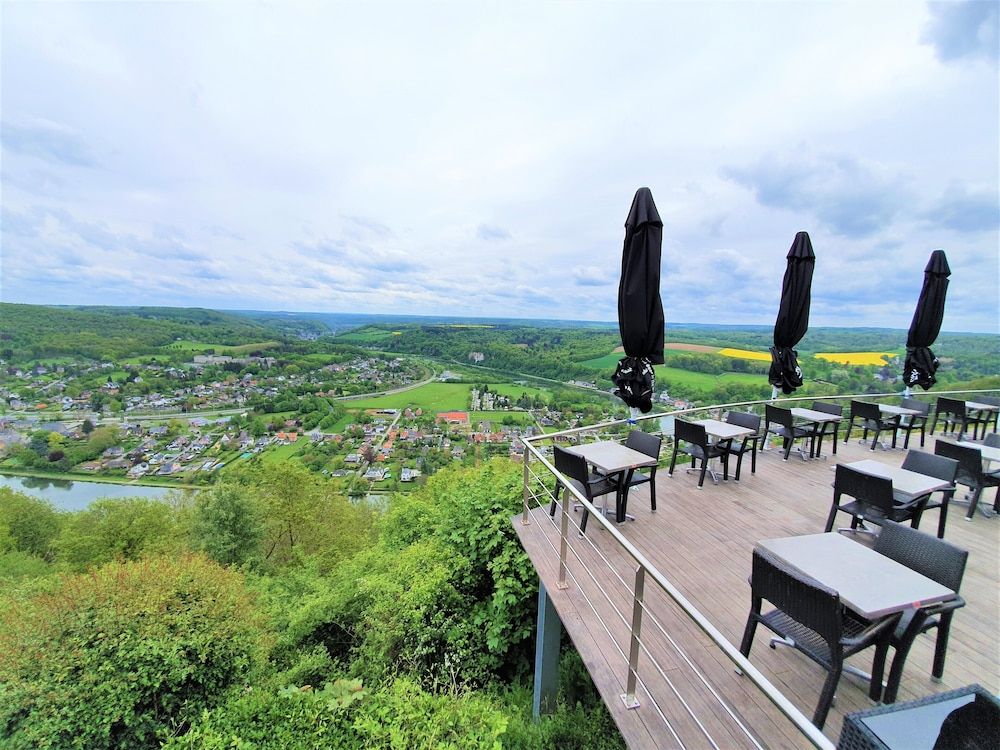 LES 7 MEUSES - Restaurant & Hébergements HÔTELIERS - INSOLITES - WELLNESS - GÎTES 1
