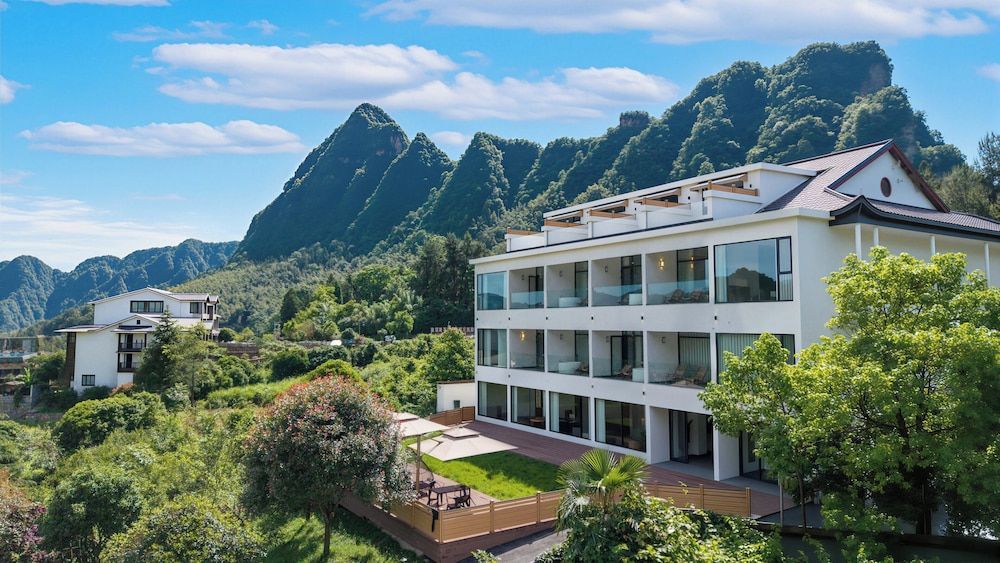 Zhangjiajie National Park Nvue Resorts 1