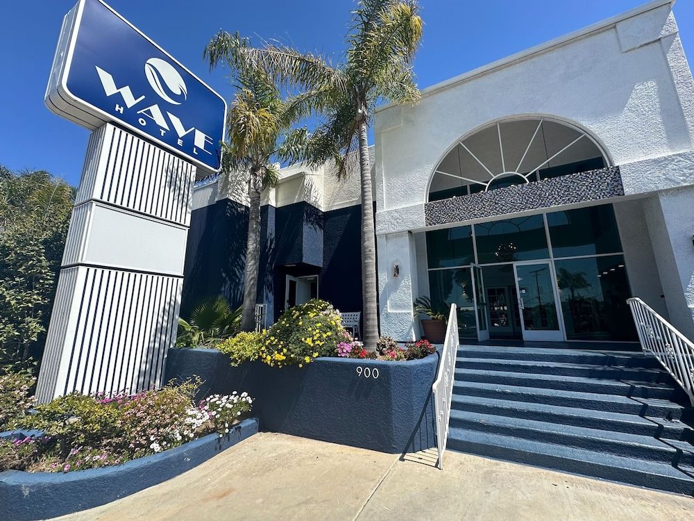 Wave Hotel Manhattan Beach 1