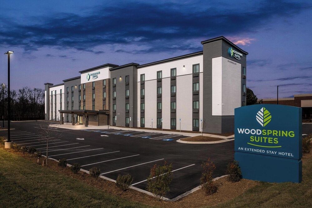 WoodSpring Suites Charlotte Northlake 1