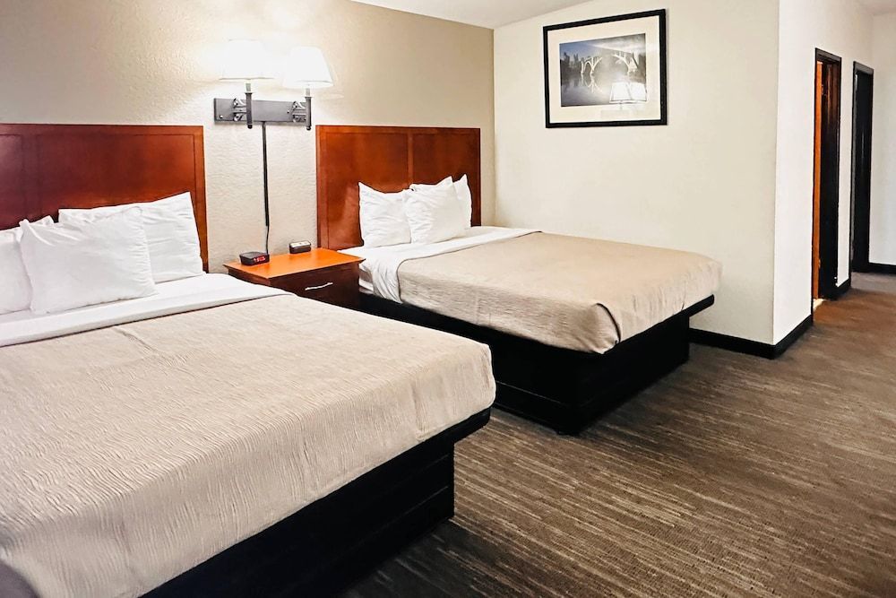 Quality Inn St. Paul-Minneapolis-Midway 1