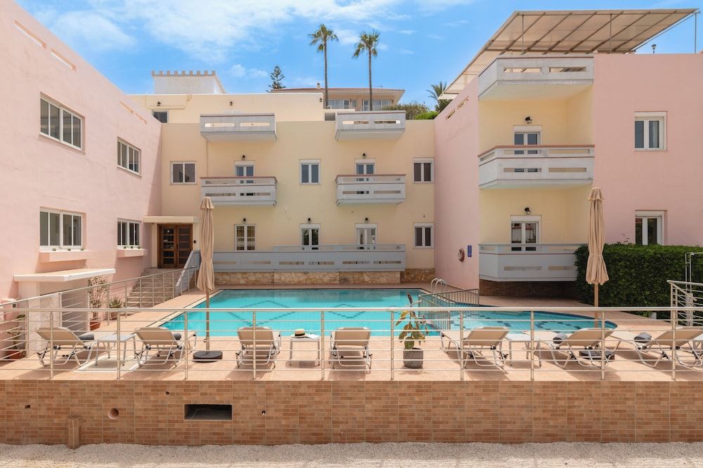 Thelèsi Apartments, 100m from the beach 1