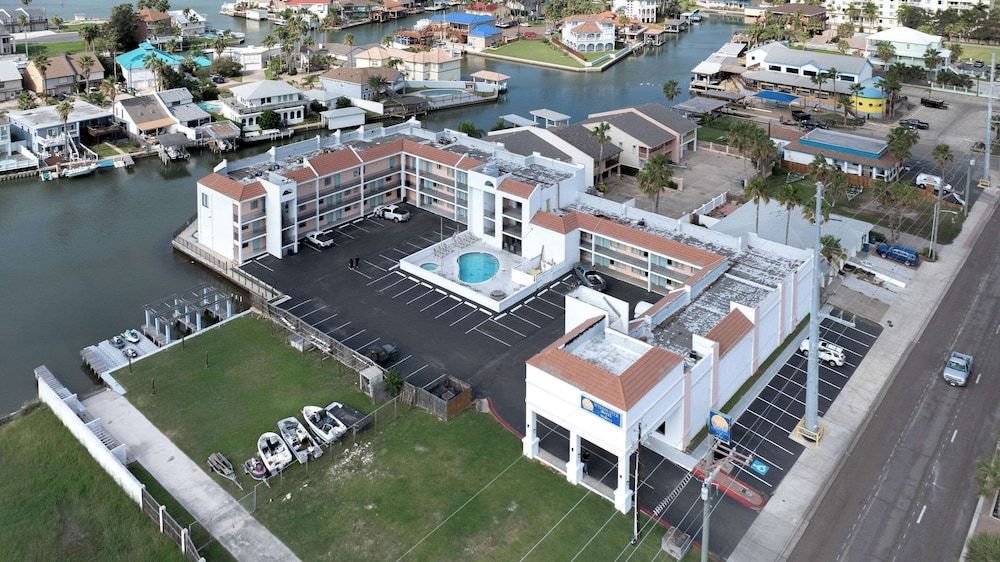 WindWater Hotel and Marina 1