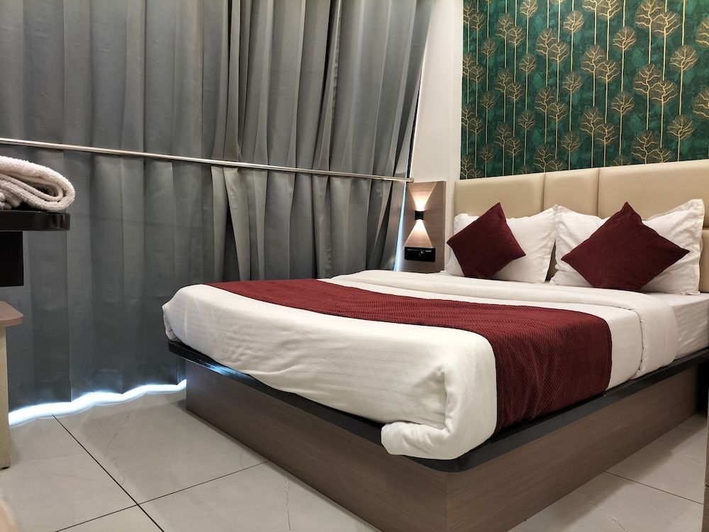 Hotel Paris Plaza 1