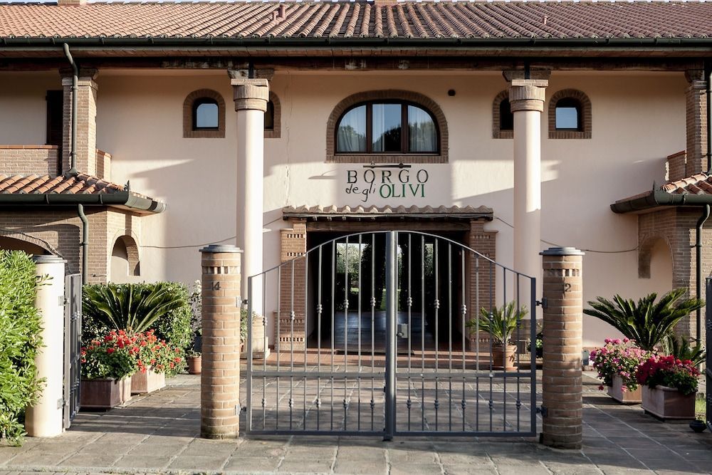 Borgo degli Olivi 1
