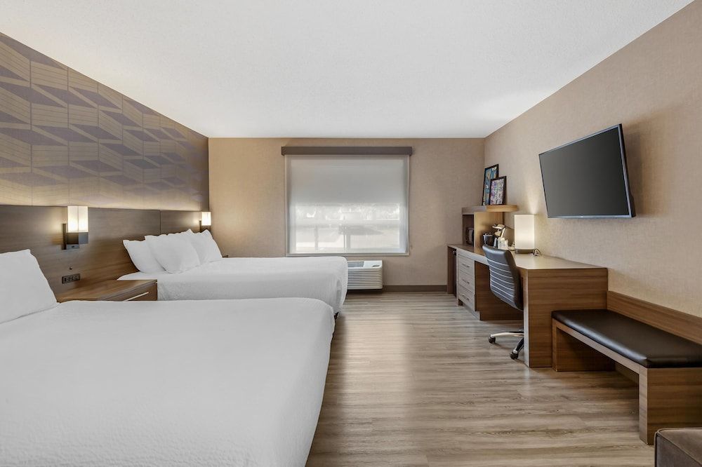Best Western Plus West Edmonton 1
