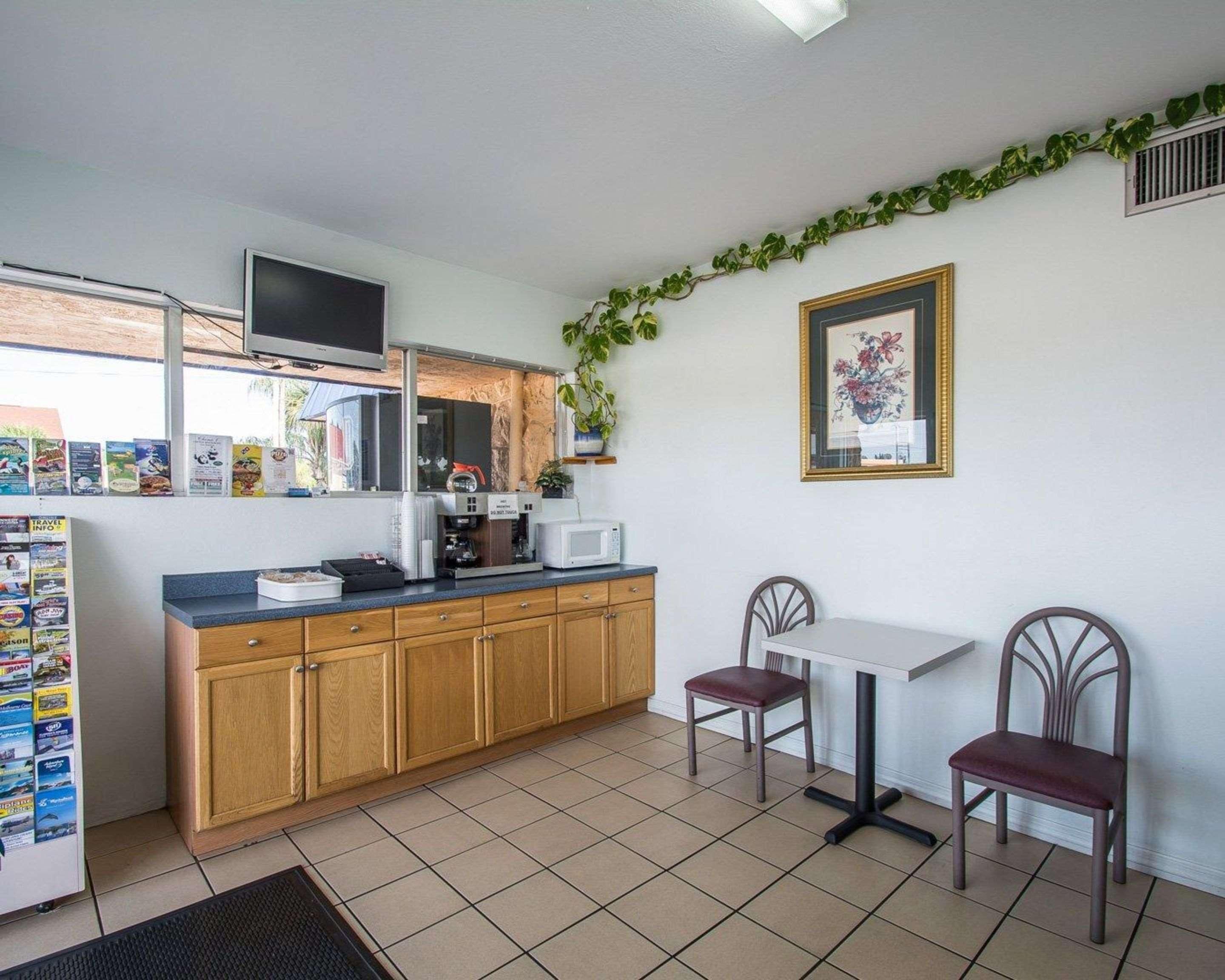 Rodeway Inn 1