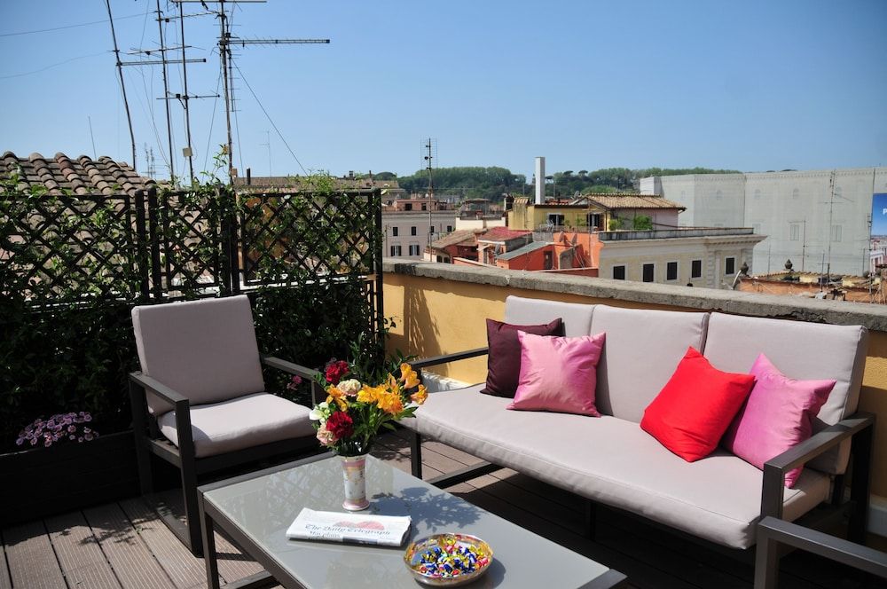 Piccola Navona Roof Garden 1