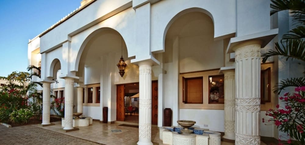 Lantana Galu Beach 1