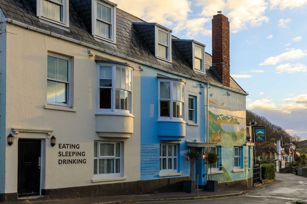 Lulworth Cove Inn 1