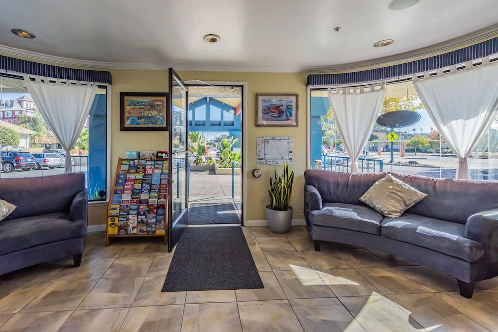 Ocean Pacific Lodge 2