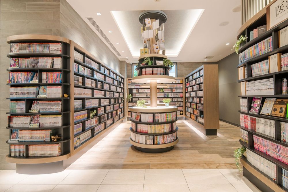 Quintessa Hotel Osaka Shinsaibashi Comic & Books 1