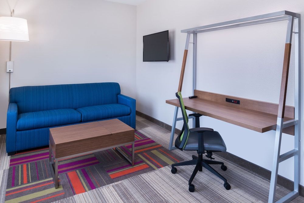 Holiday Inn Express & Suites FORT WORTH WEST by IHG 2