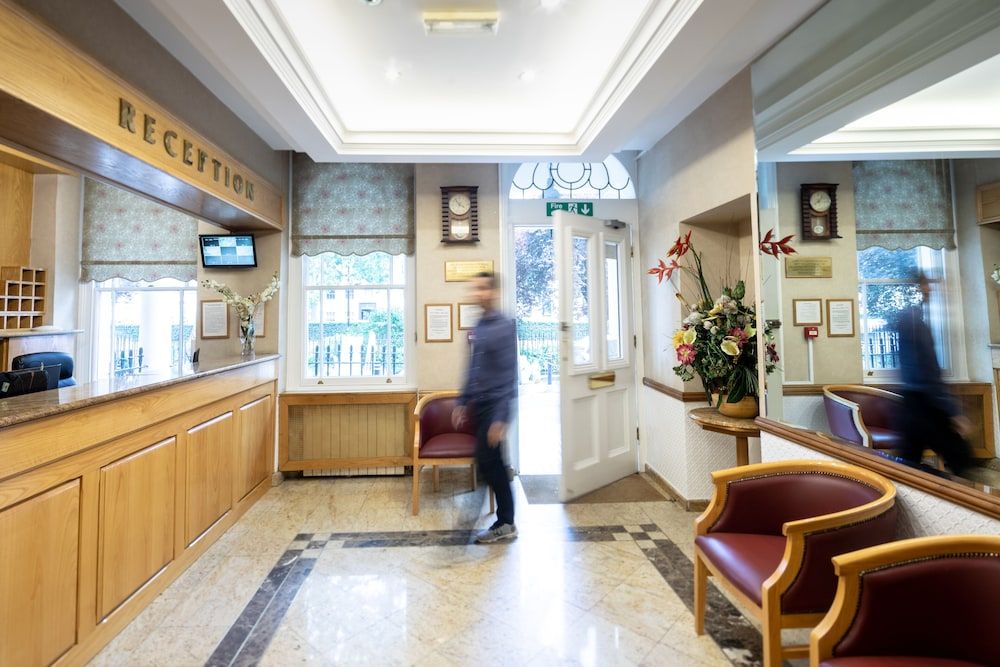Nayland Hotel 2