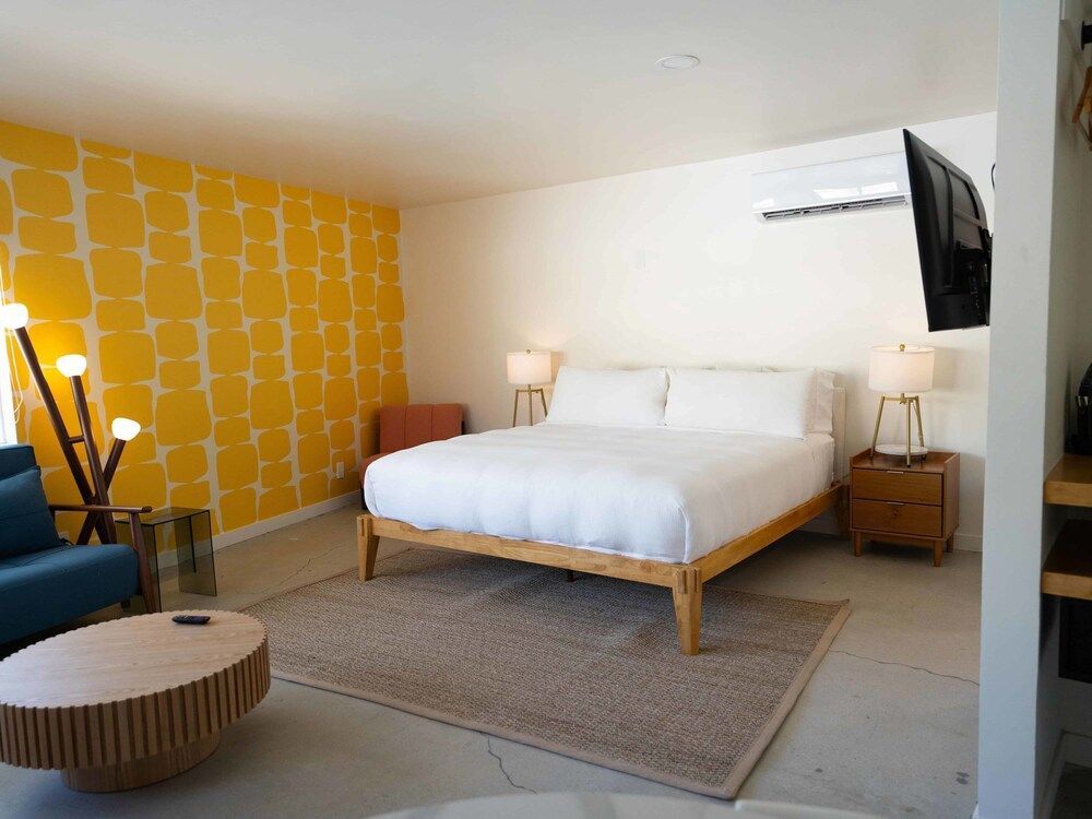 Superior Room, 1 King Bed With Sofa Bed, Kitchen, Pool View 1