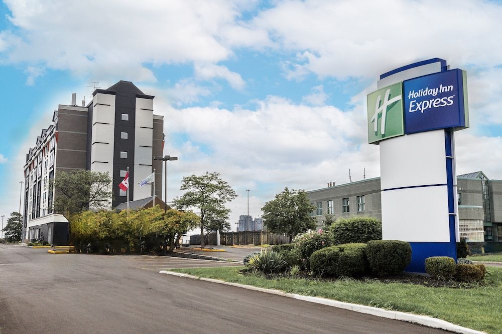 Holiday Inn Express TORONTO-NORTH YORK by IHG 1