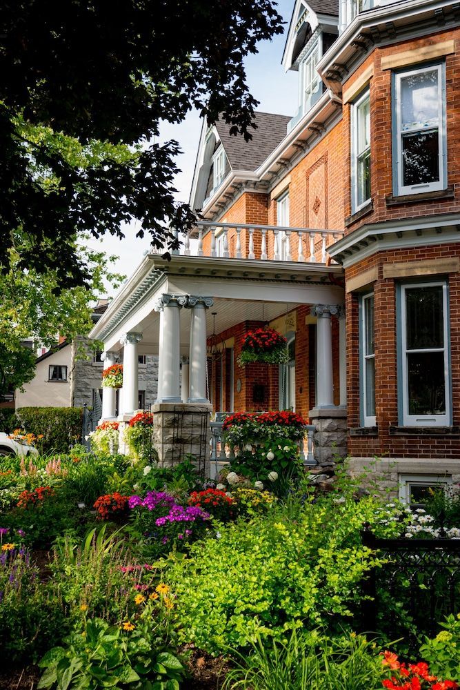 The Secret Garden B&B Inn 1