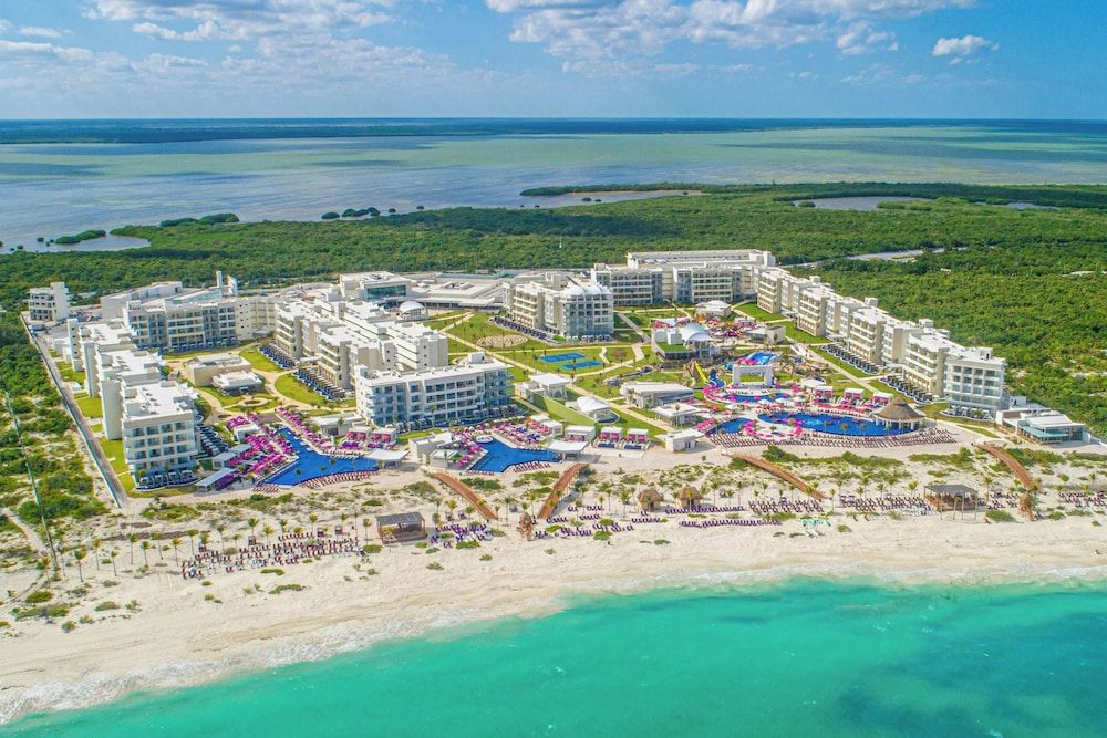 Planet Hollywood Cancun by Royalton, An Autograph Collection All-Inclusive Resort 1