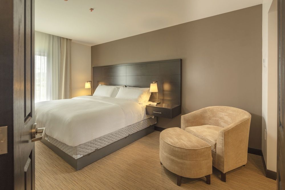 Staybridge Suites SILAO by IHG 2