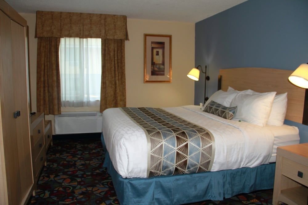 Baymont by Wyndham Stevens Point 1